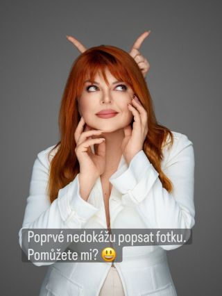 😈 Kdo stojí za mnou? Tajemství 😉. Jak popsat tuhle fotku? Nevím 😁. A jestli vás něco napadá, tak sem s tím 😃. Každopádně...